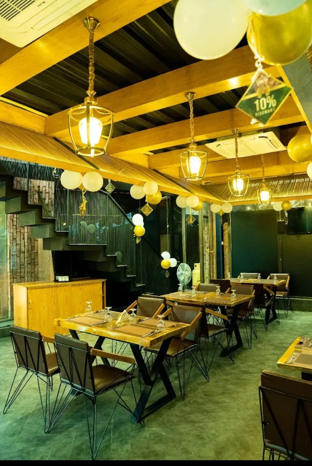 Virgo Lounge